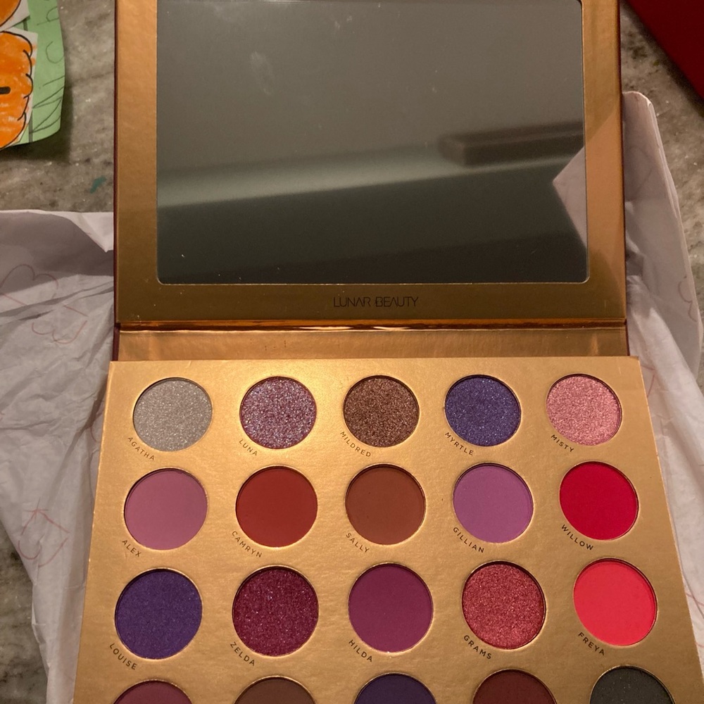 Lunar Beauty Moon Spell Vol. 2 Eyeshadow Palette